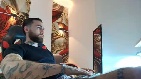 Snapshot of luke_davis01 chatting on 5, 6, 2026 LUKE online show from 5, 6, 2026
