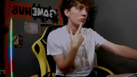 Snapshot of luke_sweet chatting on 2, 12, 2025 Luke online show from 2, 12, 2025