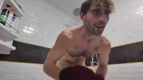 Snapshot of lukegunn22 chatting on 13, 11, 2025 MR. Luke Gunn online show from 13, 11, 2025