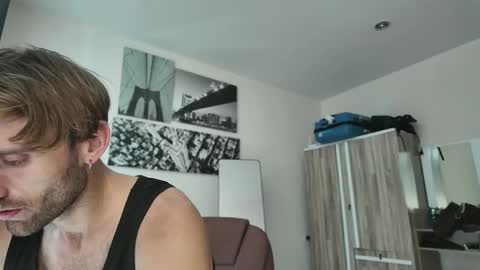 Snapshot of lukegunn22 chatting on 23, 11, 2025 MR. Luke Gunn online show from 23, 11, 2025