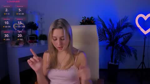 Snapshot of lulu___moon chatting on 21, 10, 2025 Lily online show from 21, 10, 2025