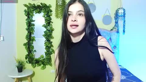 Snapshot of lulu_cm chatting on 2, 10, 2025 lulu_cm online show from 2, 10, 2025