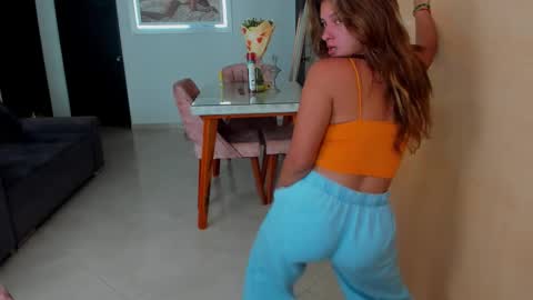 Snapshot of lulu_lopez chatting on 3, 10, 2025 Lau  online show from 3, 10, 2025