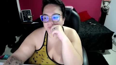 Snapshot of lulubigtitts chatting on 9, 1, 2025 LuluBigTitts online show from 9, 1, 2025