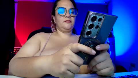 Snapshot of lulubigtitts chatting on 5, 10, 2025 LuluBigTitts online show from 5, 10, 2025