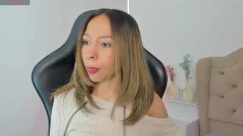 luluuberry online show from 22, 11, 2025