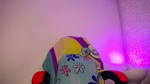 Snapshot of luly_blue chatting on 28, 4, 2026 Luly online show from 28, 4, 2026