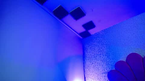 Snapshot of luly_blue chatting on 27, 5, 2026 Luly online show from 27, 5, 2026