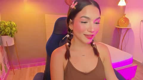 Snapshot of luma_sky chatting on 23, 9, 2025 L U M A online show from 23, 9, 2025