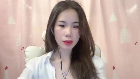 Snapshot of luna4739 chatting on 3, 5, 2026 Luna online show from 3, 5, 2026