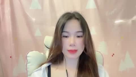 Snapshot of luna4739 chatting on 27, 5, 2026 Luna online show from 27, 5, 2026