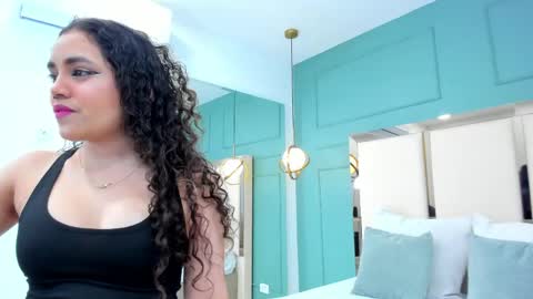 Snapshot of luna__vegga chatting on 4, 5, 2026 Luna online show from 4, 5, 2026