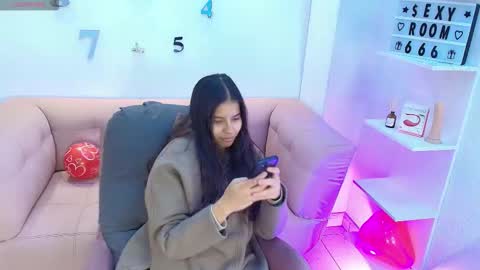 Luna And Titan  online show from 12, 2, 2026