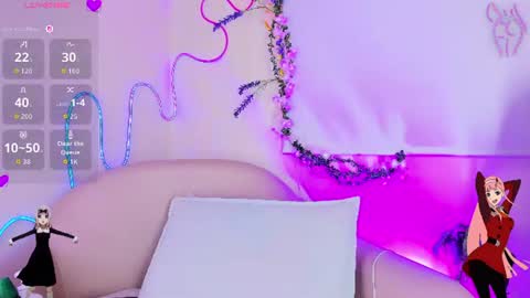 luna_bella_23 online show from 17, 7, 2026