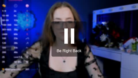 luna_berryy online show from 11, 1, 2025