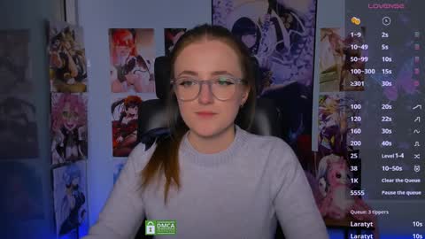 luna_berryy online show from 18, 1, 2025