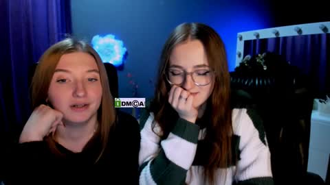 luna_berryy online show from 6, 2, 2025