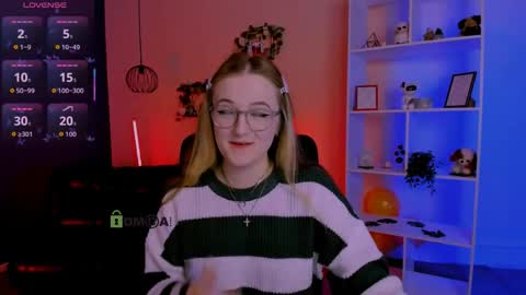 luna_berryy online show from 12, 4, 2026