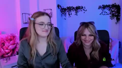 luna_berryy online show from 25, 6, 2026