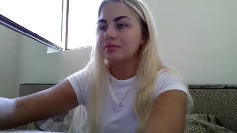 Snapshot of luna_blazer chatting on 10, 9, 2025 luna_blazer online show from 10, 9, 2025
