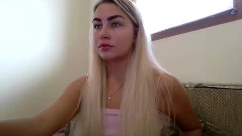 Snapshot of luna_blazer chatting on 15, 10, 2025 luna_blazer online show from 15, 10, 2025