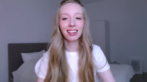 Luna online show from 12, 3, 2026