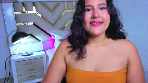 Luna  Jonez  online show from 18, 11, 2025