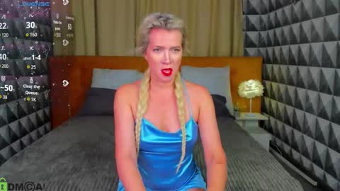 luna_lew1s online show from 20, 10, 2025