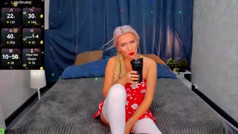 luna_lew1s online show from 7, 11, 2025