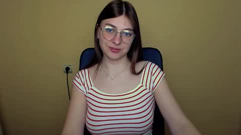 Snapshot of luna_lush_ chatting on 22, 4, 2026 Luna online show from 22, 4, 2026
