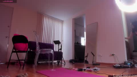 Snapshot of luna_luuvz chatting on 17, 9, 2025 Luna Luuvz online show from 17, 9, 2025