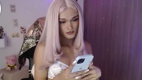 Luna online show from 22, 2, 2026