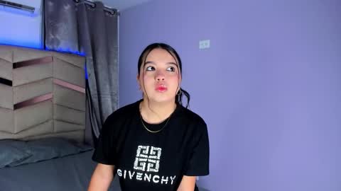 Snapshot of luna_sweeett_ chatting on 2, 12, 2025 Luna online show from 2, 12, 2025