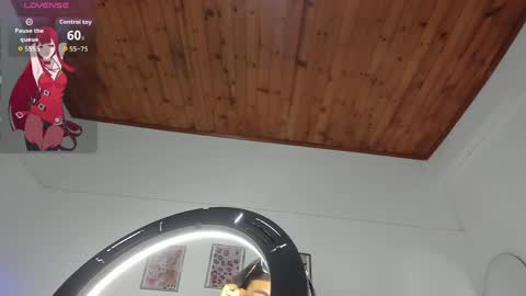 luna_velveth1 online show from 9, 4, 2026