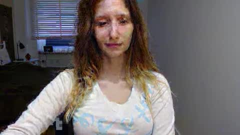 L U N A  online show from 1, 10, 2025