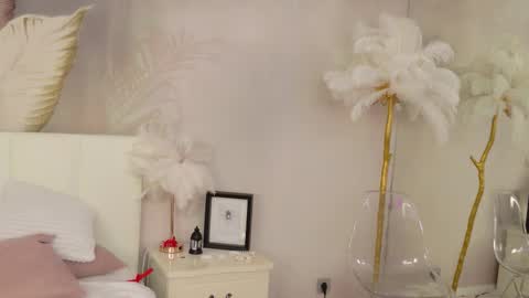 Snapshot of lunaa_baby_girl chatting on 2, 3, 2026 Luna online show from 2, 3, 2026