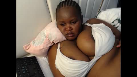 lunabloom01 online show from 31, 1, 2026