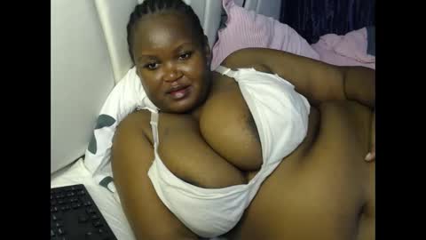 lunabloom01 online show from 11, 2, 2026