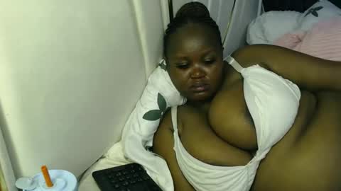 lunabloom01 online show from 9, 3, 2026