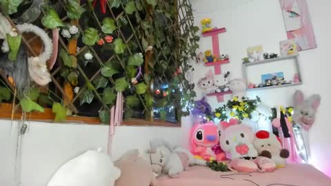 Snapshot of lunacristal_moon chatting on 3, 1, 2025 lunacristal_moon online show from 3, 1, 2025
