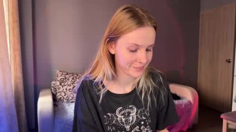 Snapshot of lunacyy chatting on 20, 9, 2025 Britney online show from 20, 9, 2025