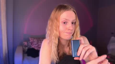Snapshot of lunacyy chatting on 5, 10, 2025 Britney online show from 5, 10, 2025