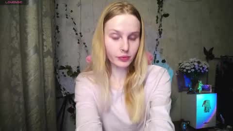 Snapshot of lunacyy chatting on 18, 10, 2025 Britney online show from 18, 10, 2025