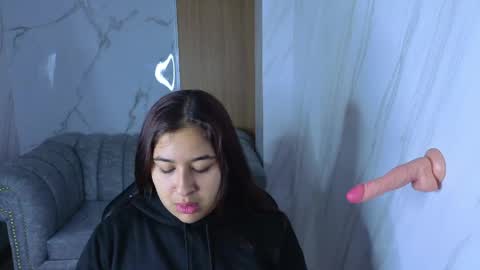 Lunafemme tf online show from 22, 4, 2026