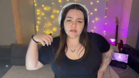 Snapshot of lunakimo chatting on 28, 2, 2026 Hi im Dirrie ntmu online show from 28, 2, 2026