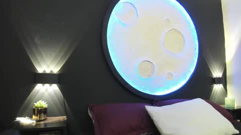 lunamisteriosa_ online show from 4, 11, 2025