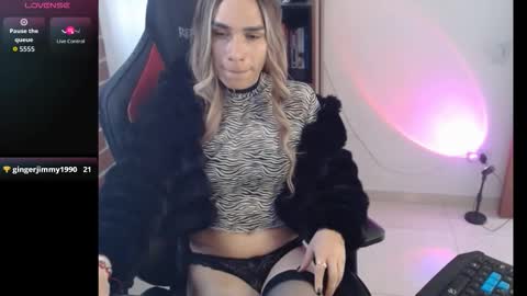 lunamora0 online show from 15, 1, 2026