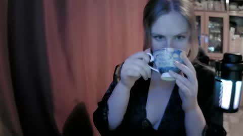 lunamystique_ online show from 25, 6, 2026