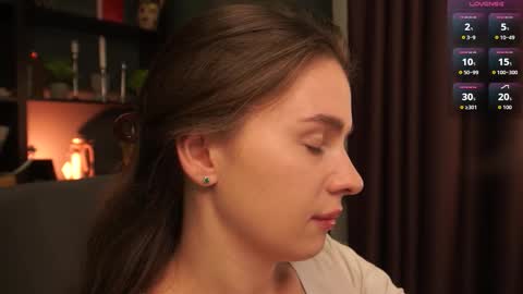 lunaolivia_ online show from 2, 10, 2025