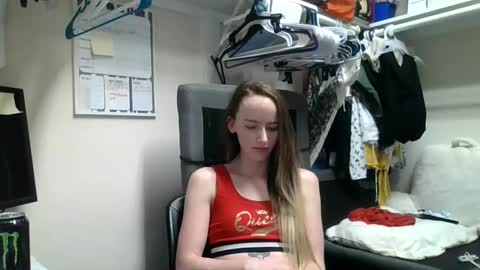 lunapixie2020 online show from 9, 2, 2025